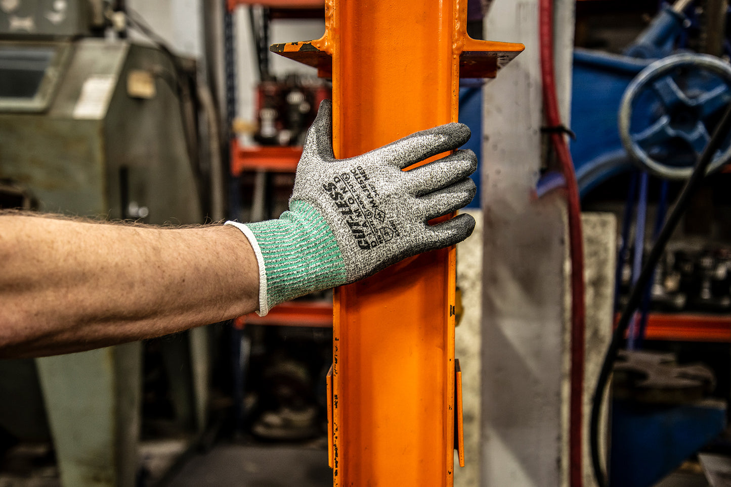 Nitril dipped work gloves