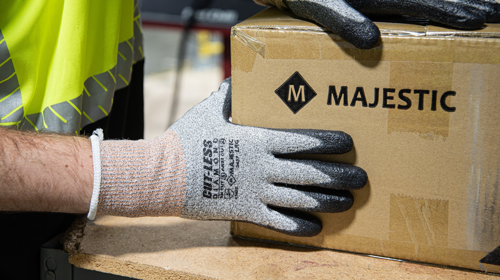 Nitril dipped work gloves