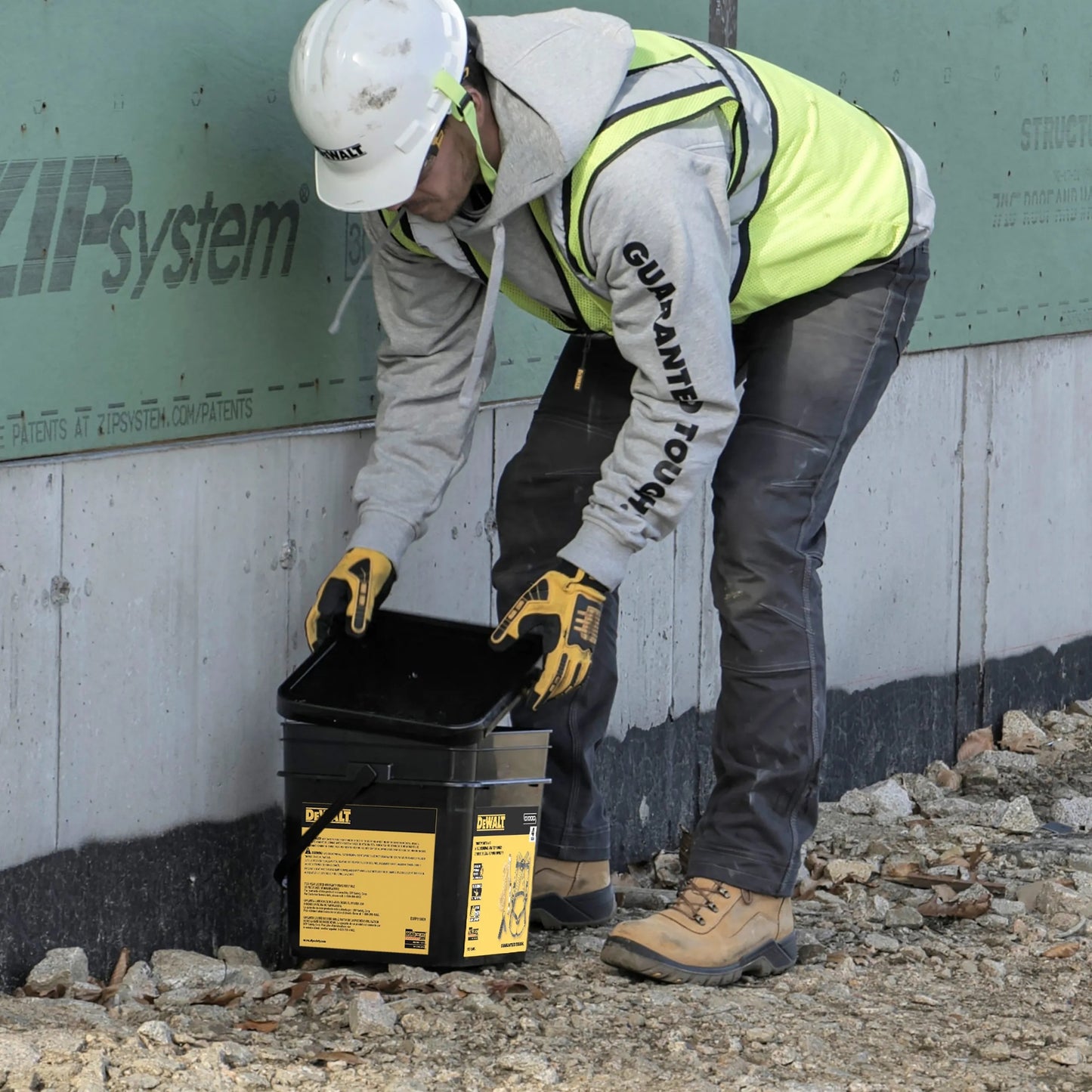 DEWALT Rooftop safety kit with D1000 harness, 50' lifeline w/ reusable rooftop anchor | DXFP120050 - Hollis Supply